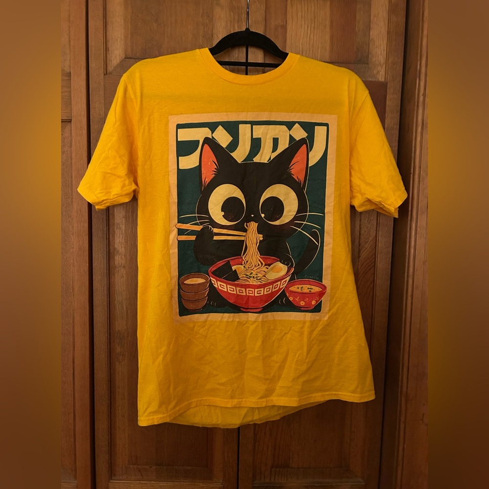 Super Cute & Stretchy Yellow/Gold T-Shirt W/ Cat Eating Noodles Image